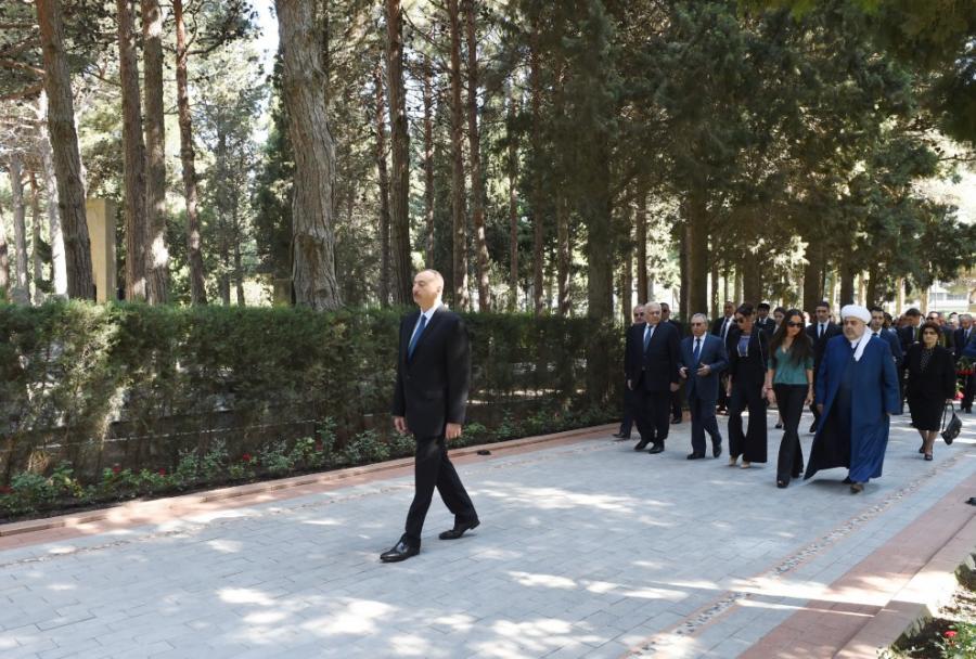 Prezident və ailəsi Fəxri Xiyabanda - fotolar