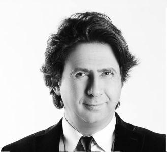 Mehmet Özkaya azərbaycanlı bəstəkarın mahnısını oxudu