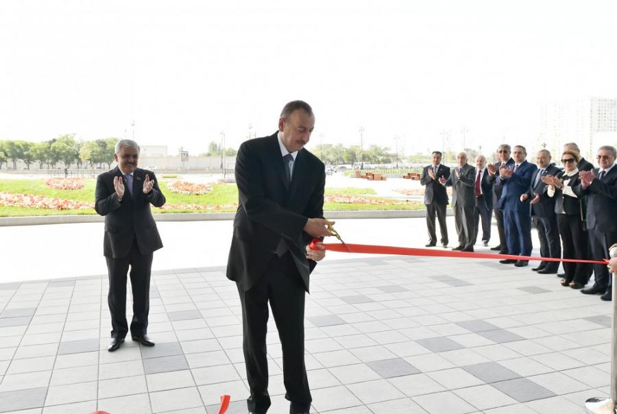 İlham Əliyev açılışda -  fotolar