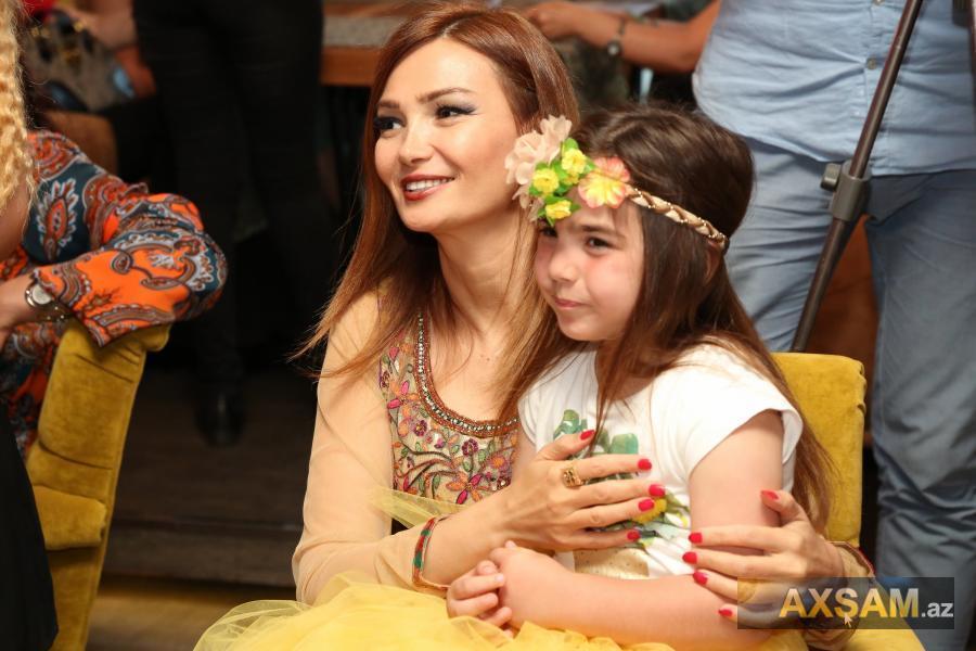 Qənirə Paşayeva təqdimatda -  fotolar