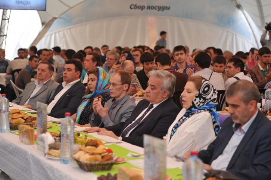 Leyla Əliyevanın təşəbbüsü ilə iftar süfrəsi açılıb