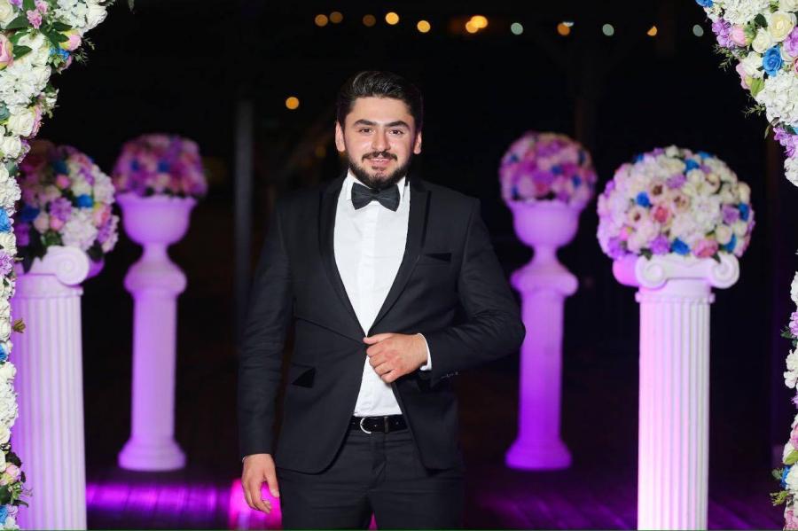 Azərbaycanlı aparıcı 14 kiloqram kökəldi -  fotolar