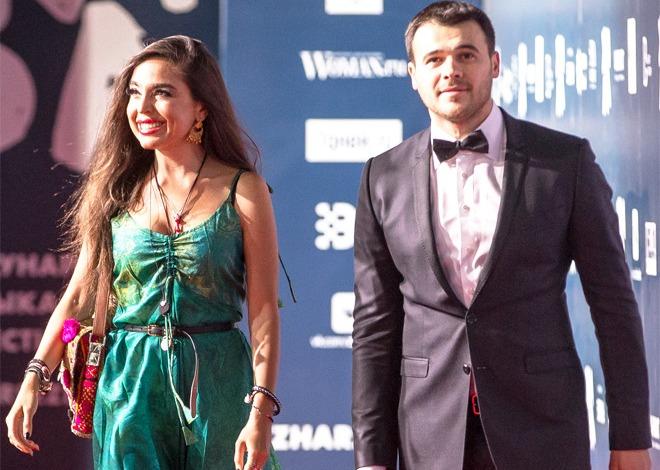 Leyla Əliyeva və Emin əkizləri ilə qırmızı xalçada -  fotolar