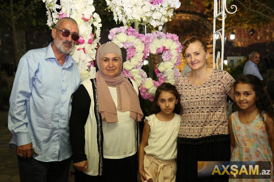Azərbaycanlı müğənninin valideynləri –  fotolar
