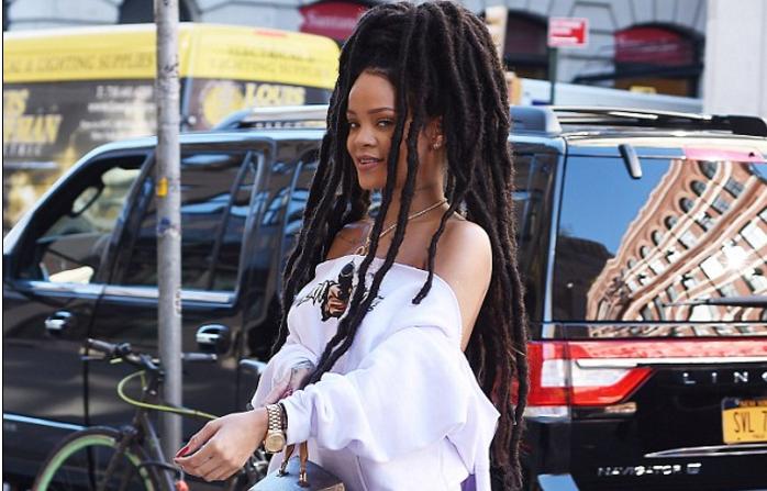 Rihanna yenə də təəccübləndirdi - fotolar