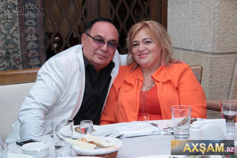 Azərbaycanlı müğənni xanımı ilə ilk dəfə -  foto
