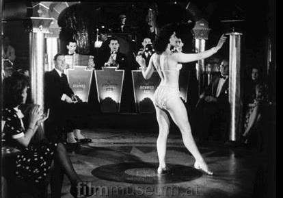 Hitlerə göbək atan türk rəqqasənin tənha həyatı - fotolar