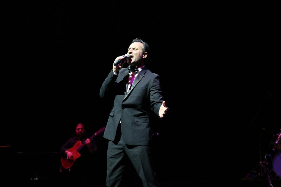 "Kaş Azərbaycanda doğulardım" -  Rafetin Bakı konsertindən fotolar