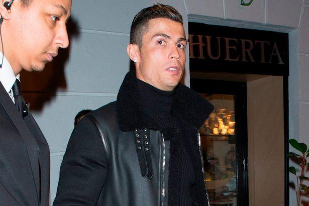 Ronaldonu elə öpdü ki, izi qaldı - fotolar