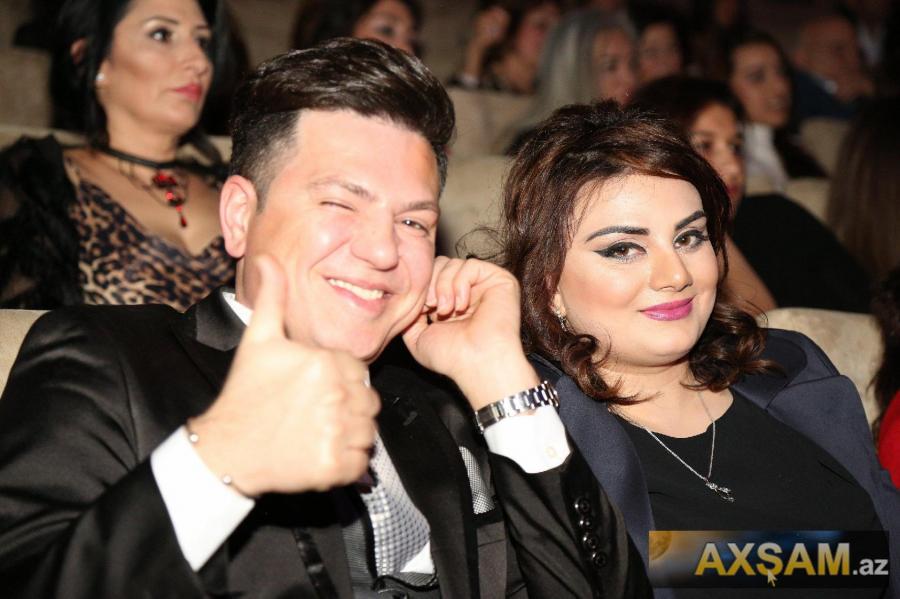 Əməkdar artist xanımı ilə konsertdə -  fotolar