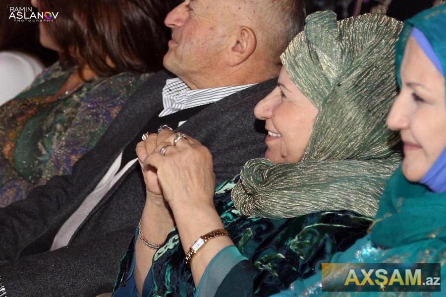 Anası xalq artistinin konsertində -  fotolar