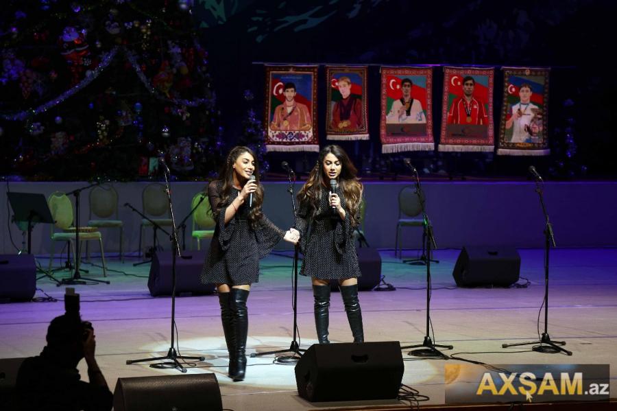 Sevil və Sevinc konsertdə -  fotolar