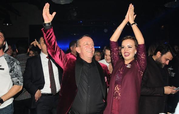 Ali Ağaoğlu sevgilisinin partisində - fotolar