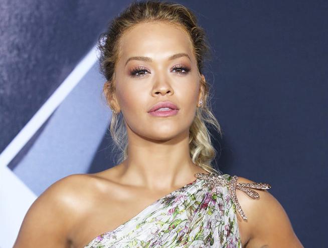 Rita Ora bahar ab-havasında - fotolar