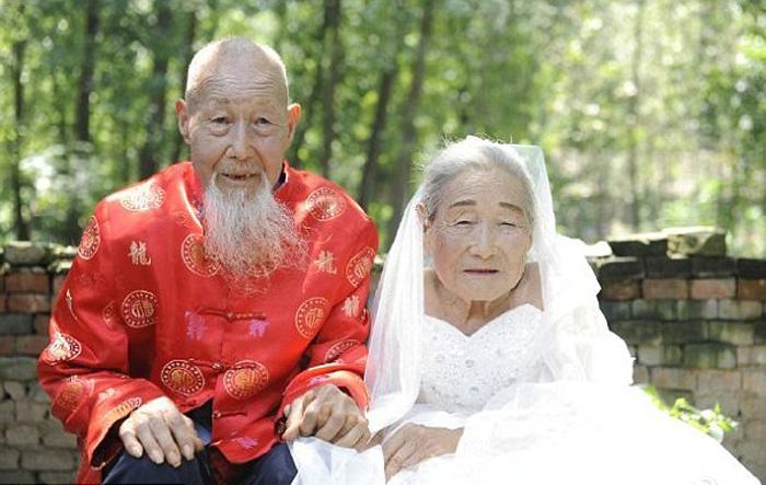 80 ildən sonra toy fotosessiyası - bəy 102, gəlin 99 yaşında