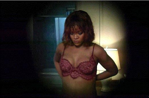 Rihannanın serialdakı hamam səhnəsi - video+foto