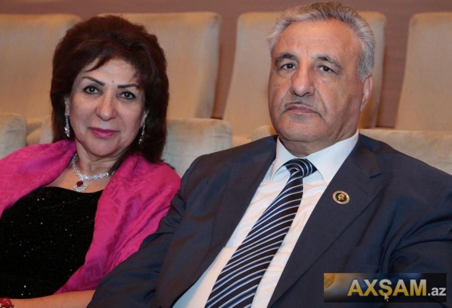 Tağı Əhmədov xanımı ilə konsertdə -  foto