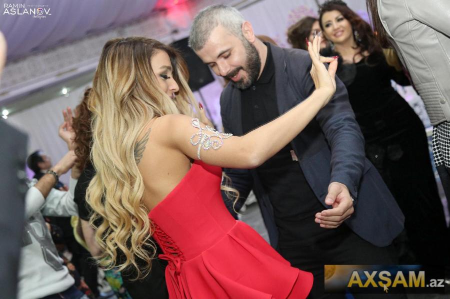 Samir rəqqasə ilə göbək atdı –  fotolar