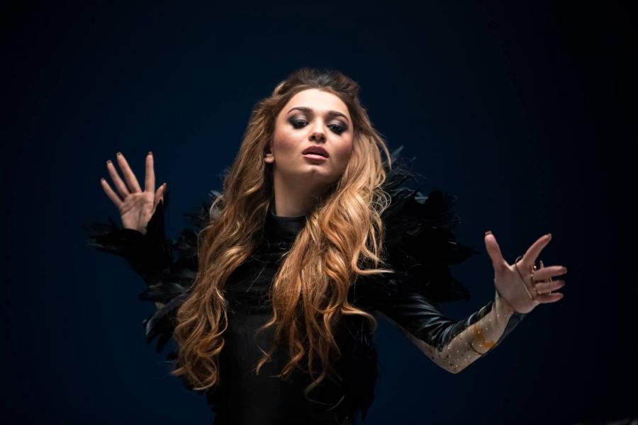 Hadisə və Sibel Canın rejissoru azərbaycanlı müğənniyə klip çəkdi -  fotolar+video