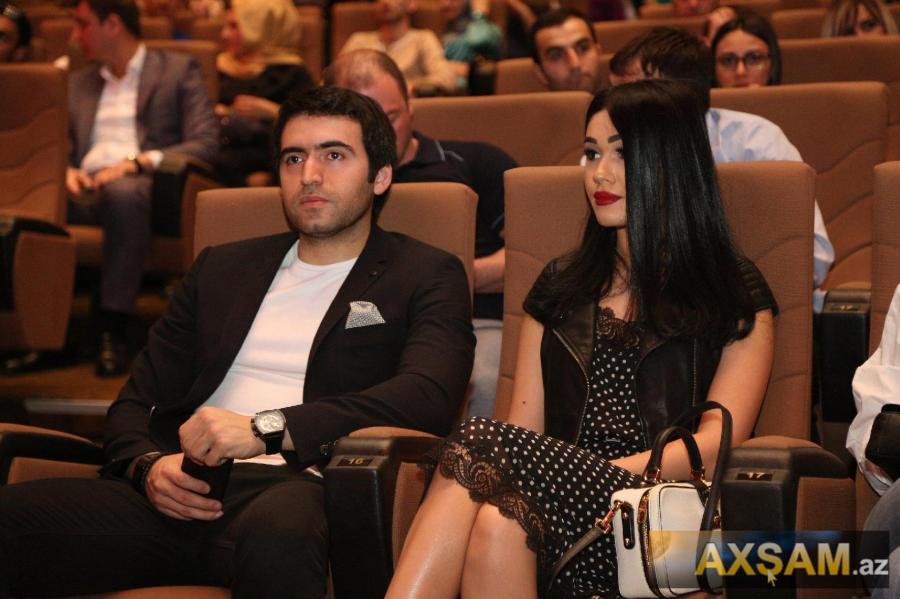 Aynar Məmmədov xanımı ilə konsertdə -  fotolar