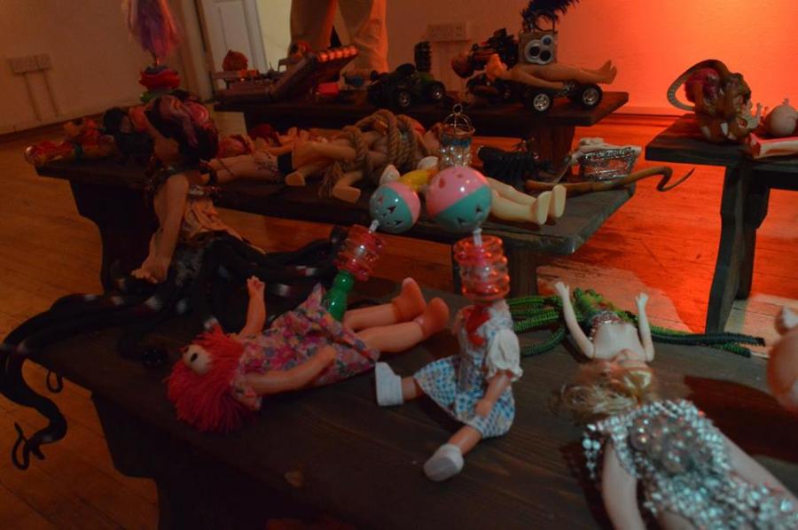 Bakıda kuklaların 18+ sərgisi - fotolar
