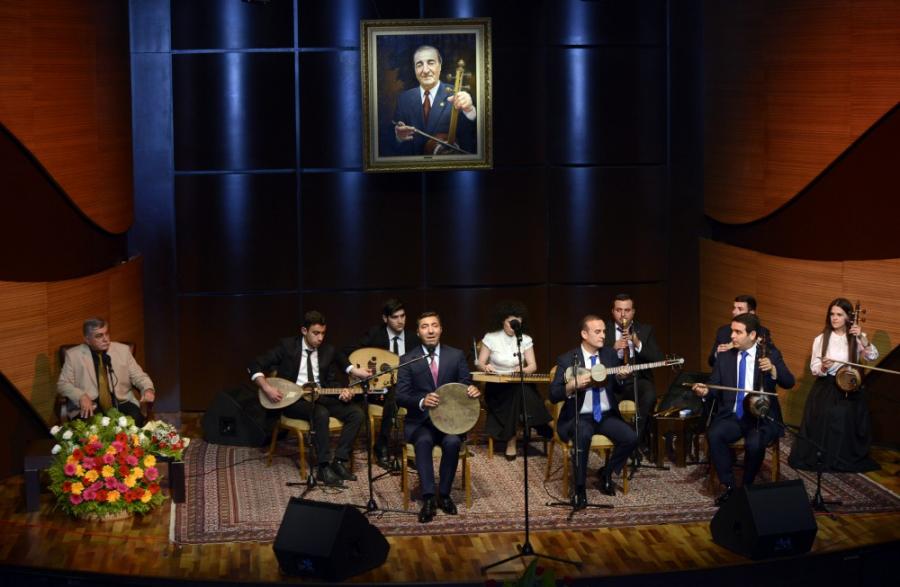 Habil Əliyevin xatirə gecəsi keçirilib - fotolar