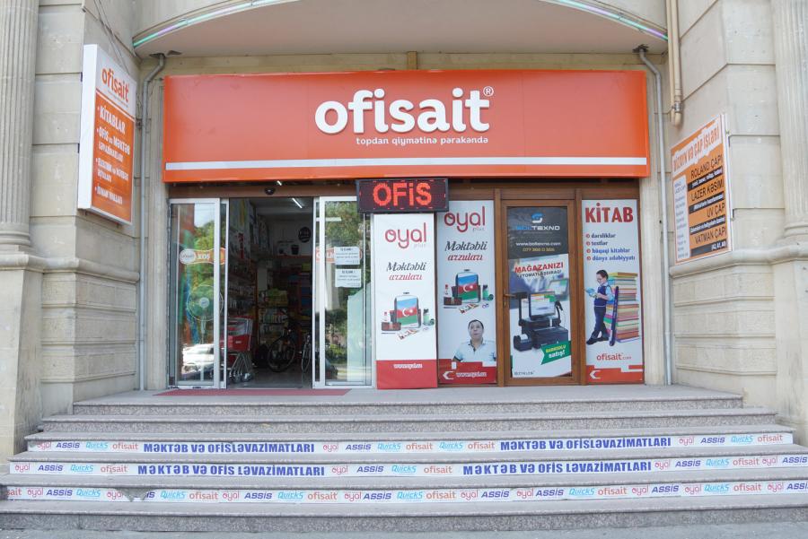 "Ofisait" mağazalar şəbəkəsi uşaqları sevindirdi - fotolar