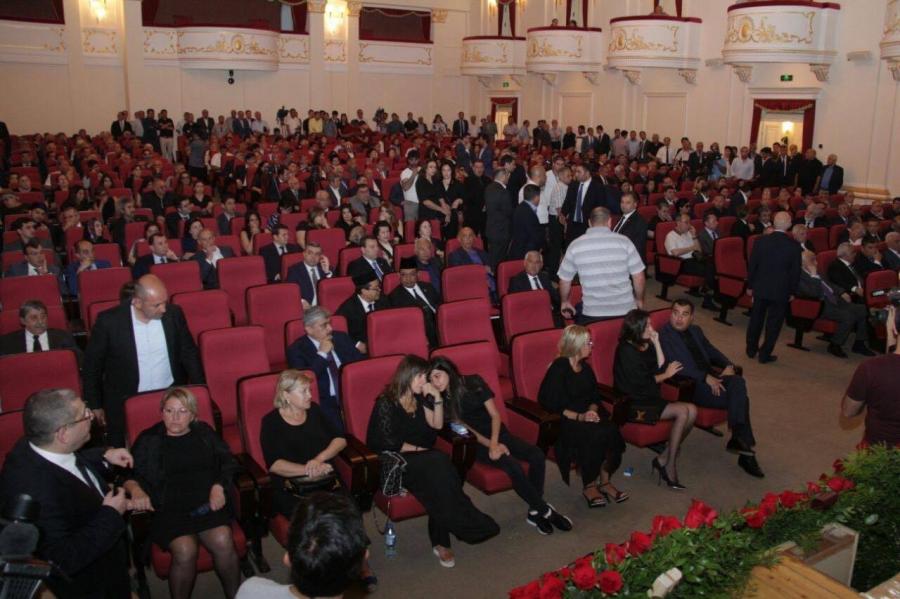 Natiq Əliyevlə vida mərasimi başladı -  fotolar