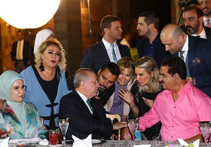 Ərdoğan bu 2 məşhuru iftara çağırmadı - fotolar 
