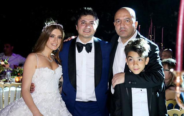 Mübariz Mənsimov ailəsi ilə toyda - fotolar