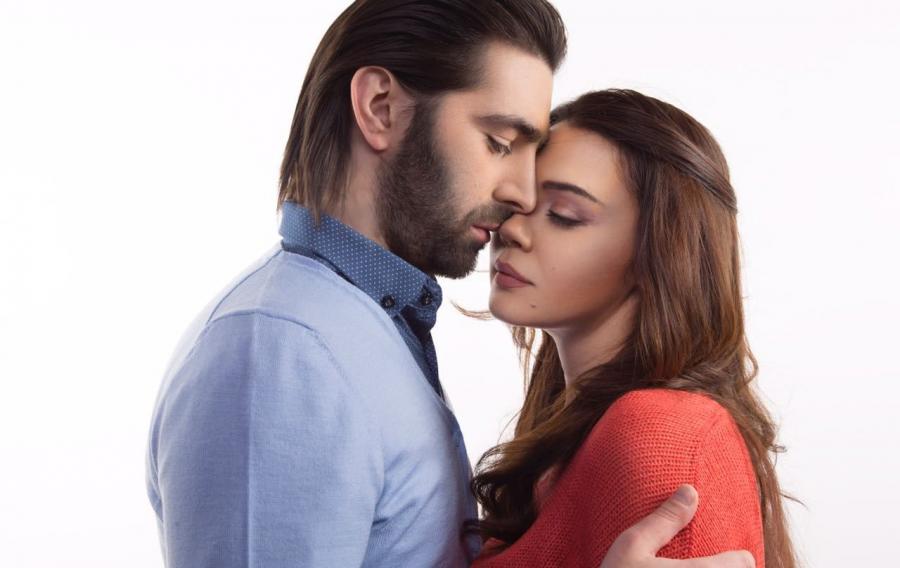 Oksana ilə Elşadın öpüşdüyü filmdən yeni  fotolar