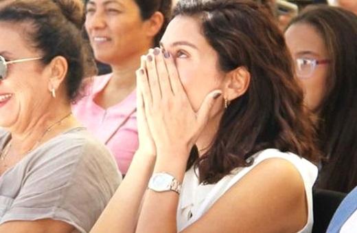 Bergüzar Korel bu sürpriz qarşısında ağladı - fotolar