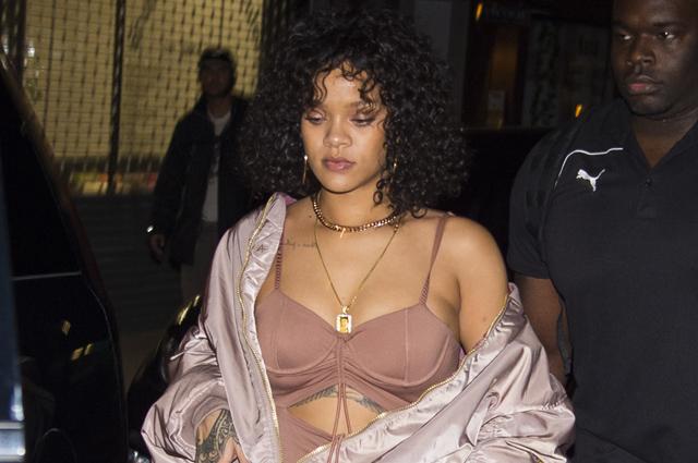 Rihanna bu dəfə də ənənəsinə sadiq qaldı - fotolar