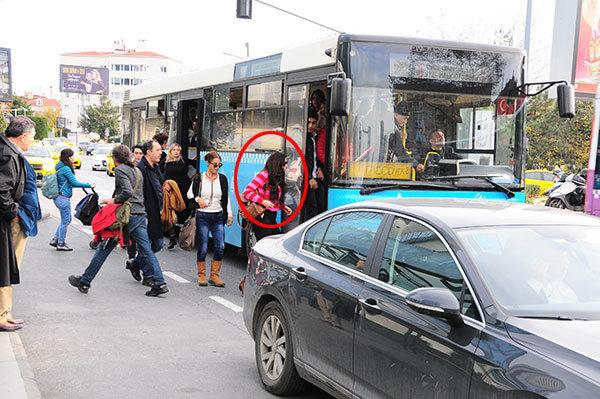 Tanınmış aktrisa avtobusa mindi - fotolar