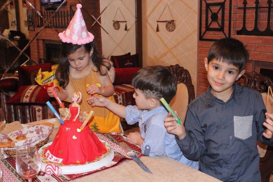 Mətanət İsgəndərlinin nəvəsinin ad günündən  fotolar