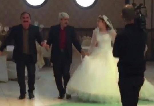 68 yaşlı kişi 19 yaşlı qızla evləndi - video