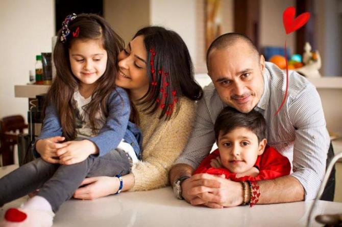 Miri Yusif 2 aylıq oğlunu ilk dəfə göstərdi - foto