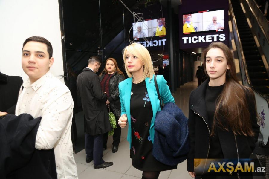 Bəhram Bağırzadənin həkim xanımı və övladları -  fotolar