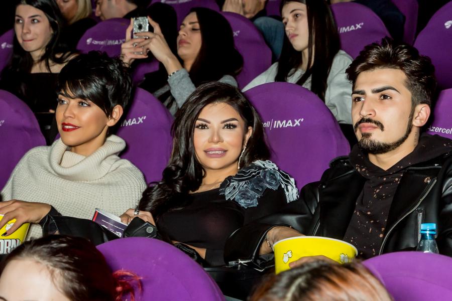 Afaq Gəncəli gənclərlə 18+ film izlədi 