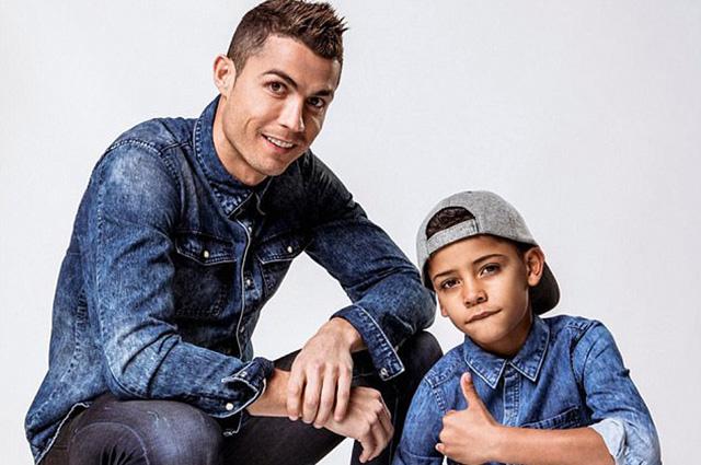Ronaldo oğlu ilə reklama çəkildi - fotolar