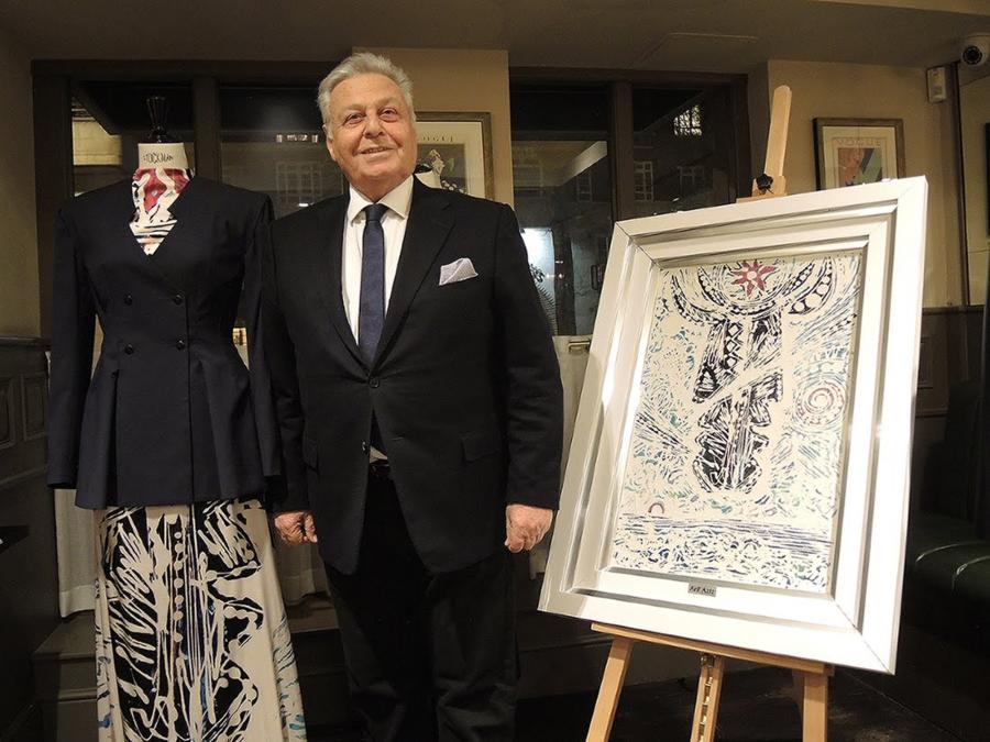 Azərbaycanlı rəssamın əsərləri London Moda Həftəsində - fotolar 