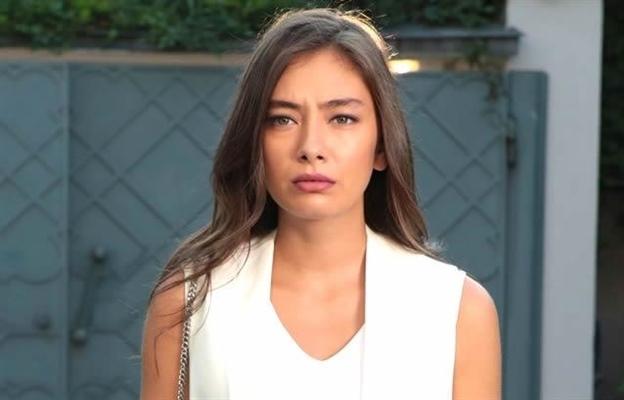 Neslihan makiyajsız fotolarını paylaşdı 
