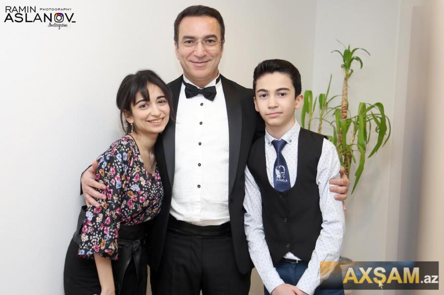 Xalq artisti ilk dəfə övladları ilə -  fotolar