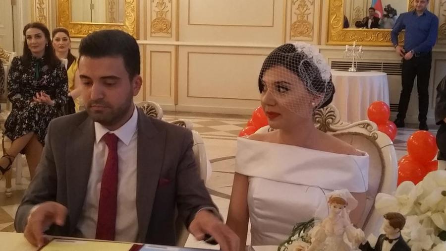 Azərbaycanlı aparıcı evləndi -  fotolar