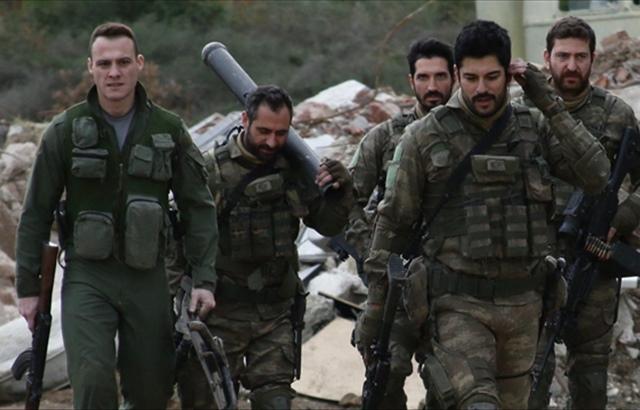 Burakla Kərəmə şok: filmin nümayişinə icazə verilmədi - Fotolar 