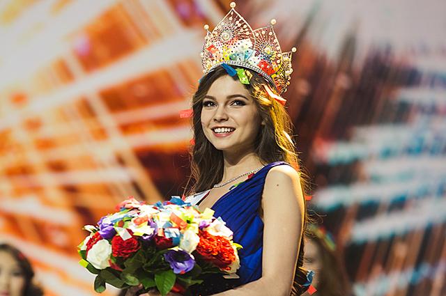 Bu qız Rusiya gözəli seçildi - Fotolar