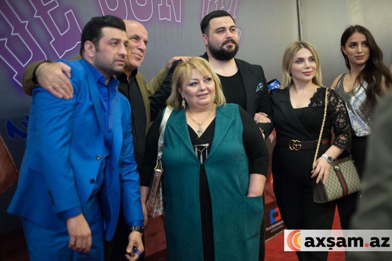 Xalq artisti qalaya ailəsi ilə gəldi -  Fotolar