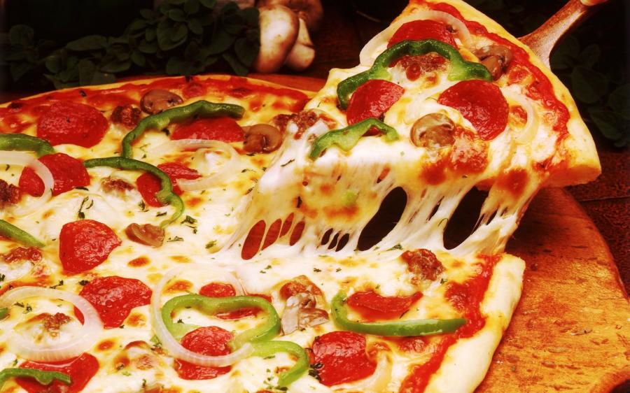Evdə pizza necə hazırlanır?