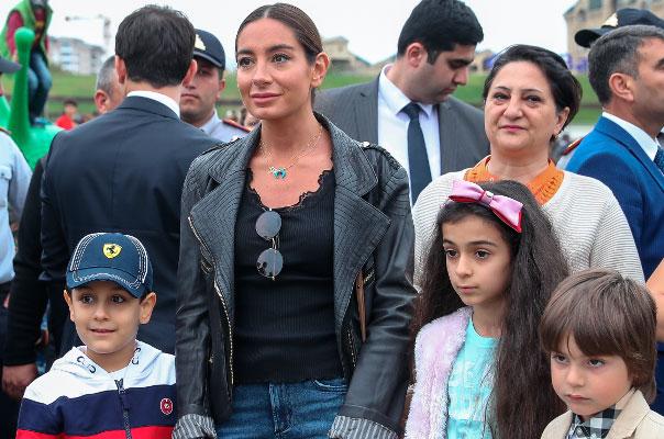 Arzu Əliyeva uşaqlar üçün təşkil olunan festivalda