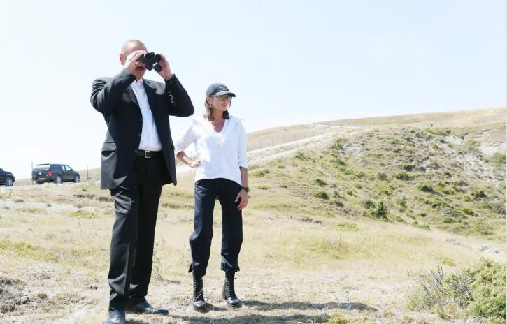 Prezident və xanımı Şamaxı Safari Parkında - Fotolar
